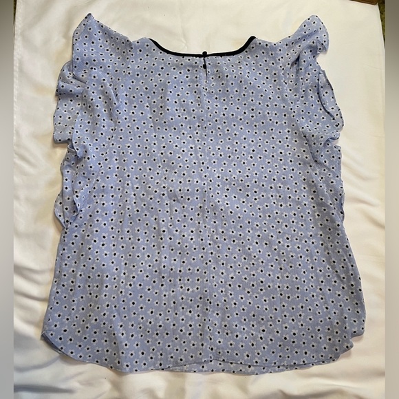 Elle size small blue/white daisy blouse - Picture 2 of 5